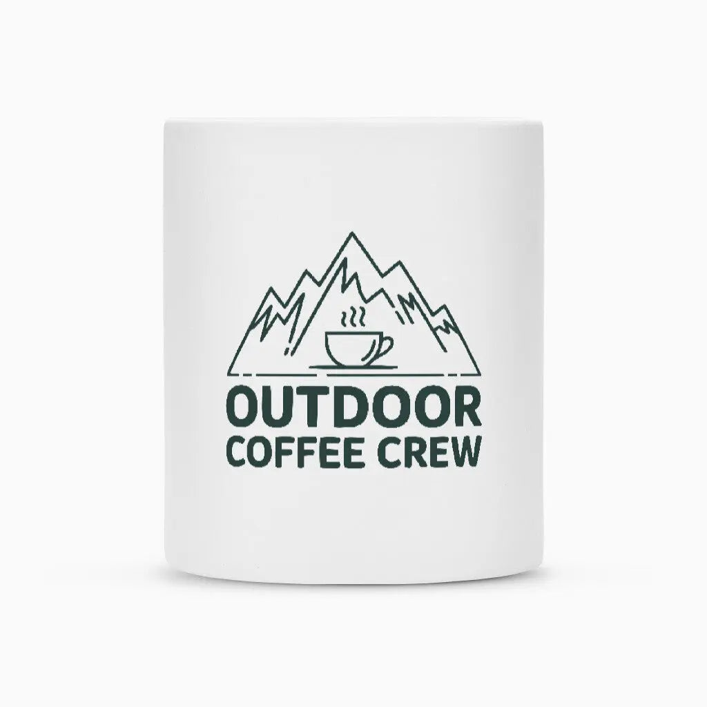 Outdoor Coffee Crew – Keramiktasse – Motivdruck in Weiß