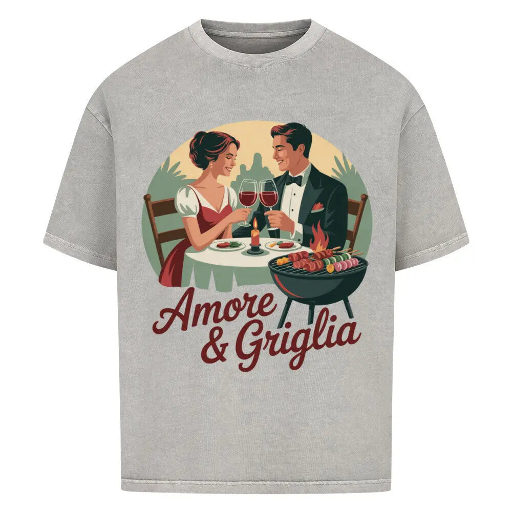 Amore & Griglia – Oversized Shirt für echte Genießer & Romantiker – Motivdruck in Washed Grey
