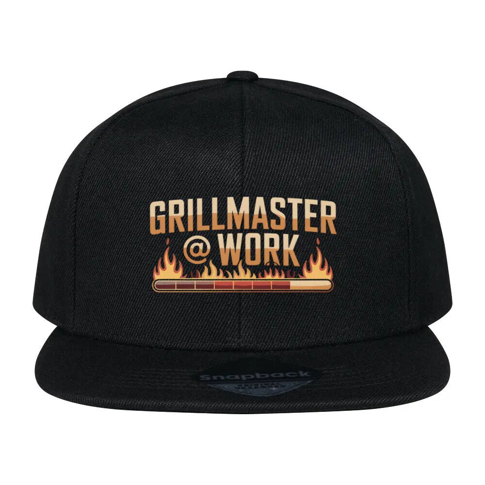 Grillmaster @ Work – Snapback Cap – Motivdruck in Schwarz