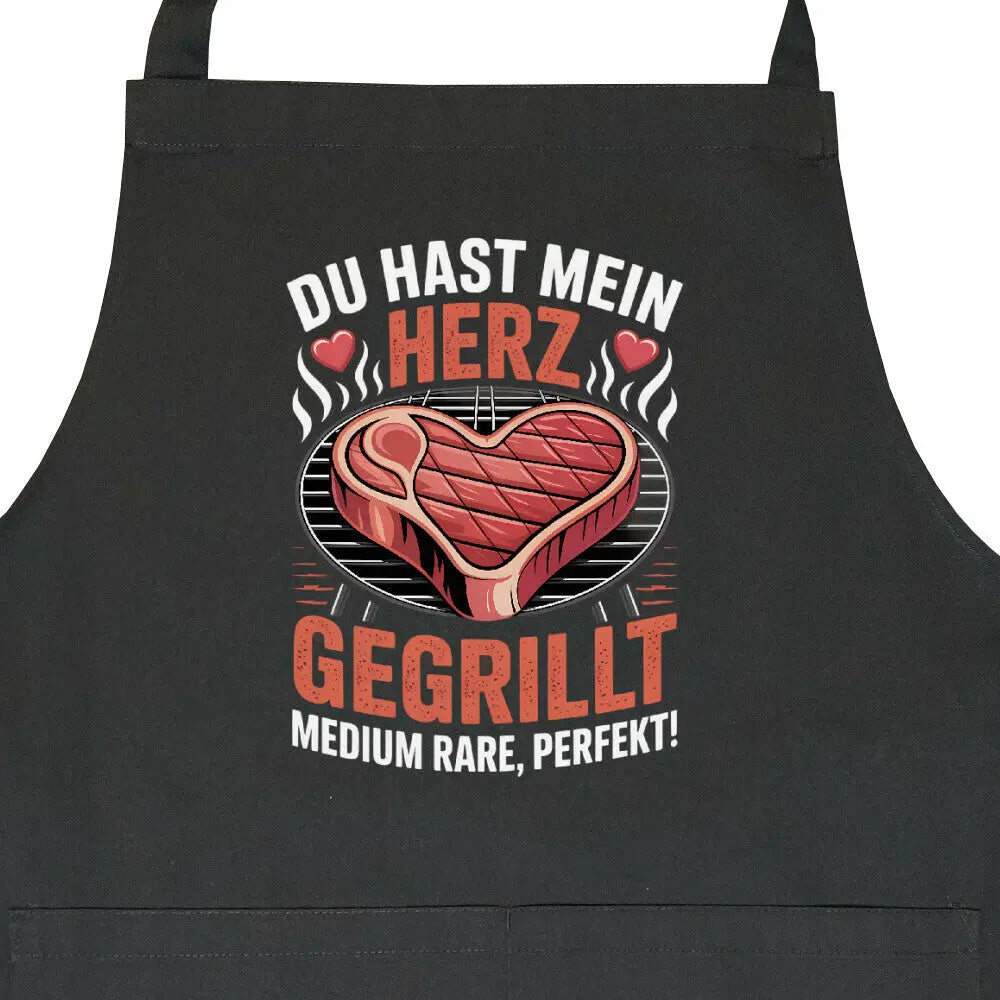 Du hast mein Herz gegrillt – Premium Grillschürze (BBQ & Romantik) – Motivdruck in Schwarz, Nahaufnahme