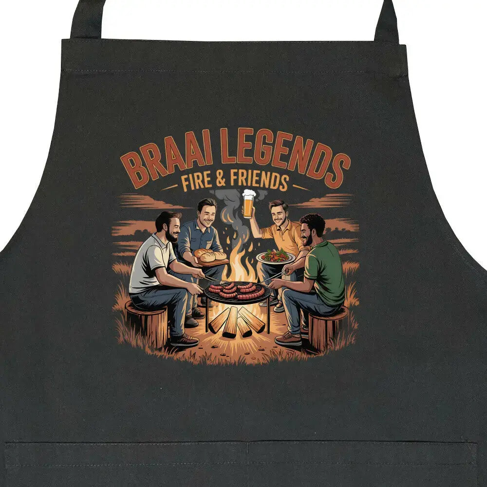 Braai Legends Fire & Friends – Premium Grillschürze (Lustige Südafrika Grill & BBQ Kochschürz – Motivdruck in Schwarz, Nahaufnahme
