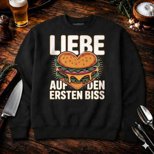 Liebe auf den ersten Biss – Premium Organic Sweatshirt (Burger-Liebe)