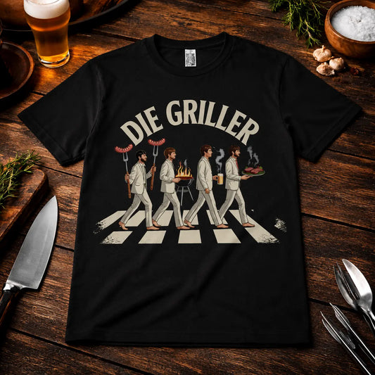 Meatware Die Griller T-Shirt mit humorvollem BBQ-Zebrastreifen-Motiv, Grillmeister mit Würstchen, Bier und Grillgut auf schwarzem Shirt im rustikalen Grill-Mockup mit Bier und Grillbesteck.